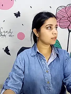 Snapshot of ValerieLove_ chatting on October 13, 7:47 pm ValerieLove online show from October 13, 7:47 pm