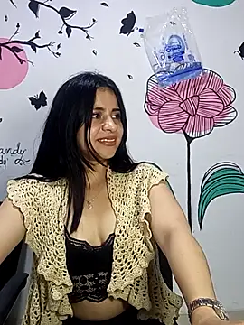 Snapshot of ValerieLove_ chatting on October 19, 12:00 am ValerieLove online show from October 19, 12:00 am