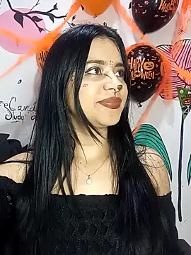 Snapshot of ValerieLove_ chatting on October 28, 7:27 pm ValerieLove online show from October 28, 7:27 pm