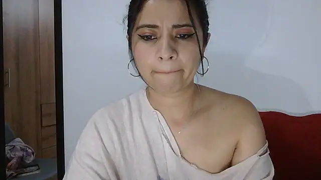 ValerieLove  online show from November 13, 10:03 am