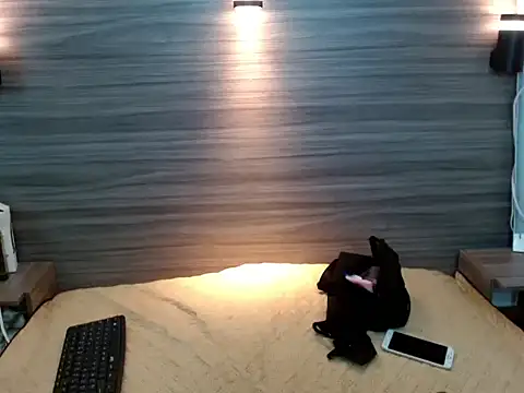 Penelopee Rouse online show from November 27, 7:27 pm