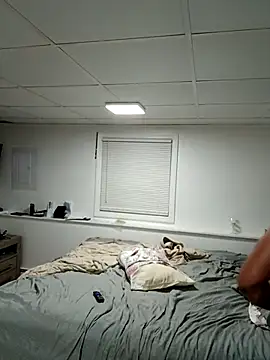 tripping385 online show from October 15, 11:05 pm