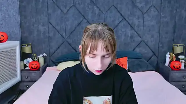 Beverly Gomes online show from October 26, 5:46 am