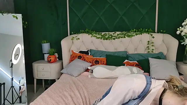 Beverly Gomes online show from October 31, 10:49 am