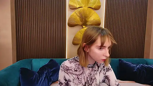 Beverly Gomes online show from December 1, 3:28 pm