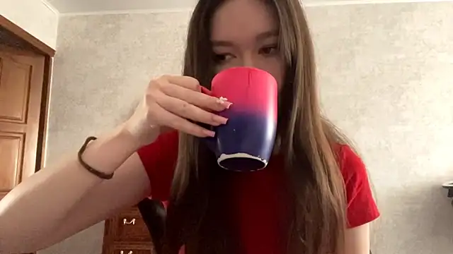 Pikmigirl18 online show from October 6, 9:29 am