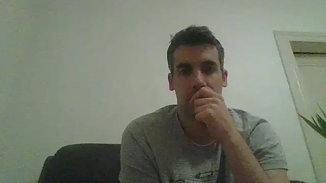 JulioIsHere4you online show from November 13, 1:59 am