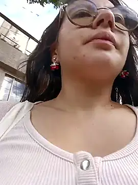 Bella Sumers online show from May 14, 6:26 pm