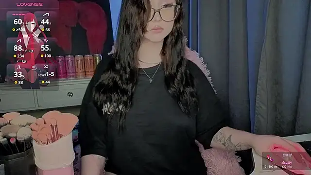 hornyprincess19 online show from May 17, 3:52 pm