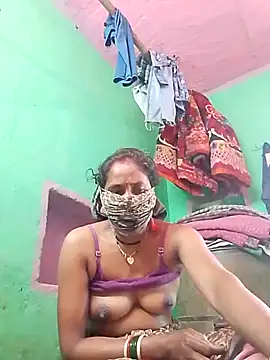 CUTE-004 online show from November 6, 7:20 am