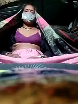 CUTE-004 online show from November 9, 4:49 pm