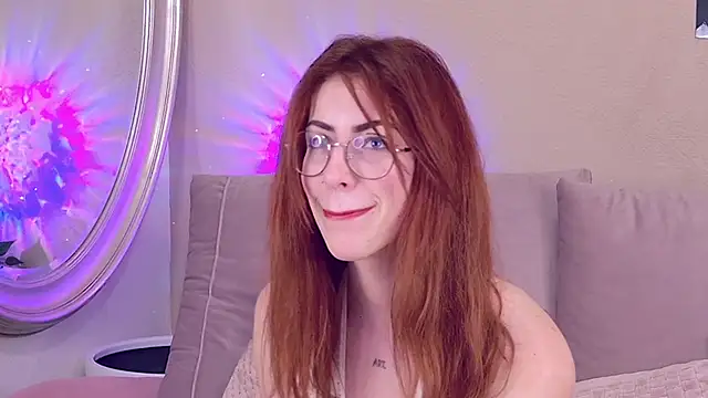 CaitlinMoon online show from December 15, 4:06 am