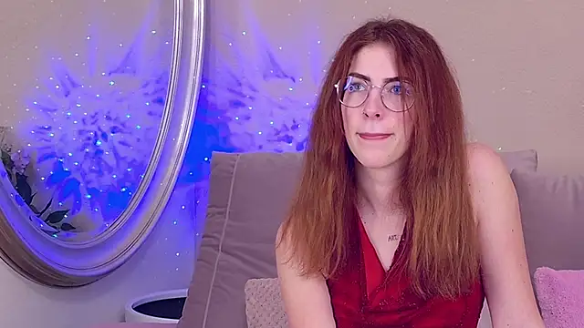 CaitlinMoon online show from December 23, 4:10 am