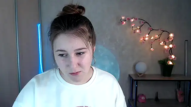 Milka kamila online show from May 7, 12:32 pm
