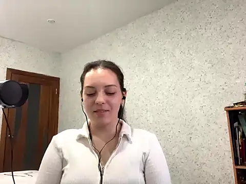 EmmyMoreln online show from September 10, 4:07 pm