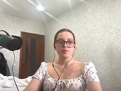 EmmyMoreln online show from September 11, 2:06 pm
