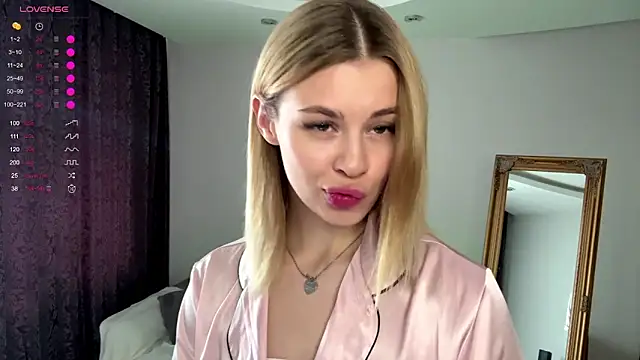 Lil Elisa online show from October 16, 10:38 am