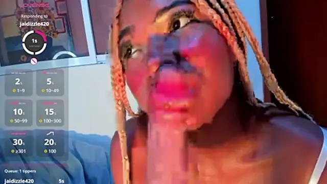 SophiaBloss online show from May 10, 7:46 am
