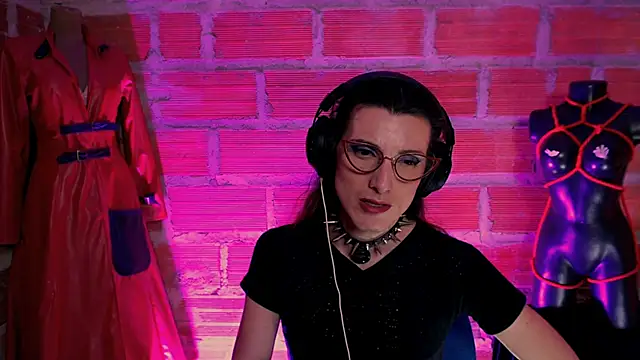 Moira-Hot online show from July 4, 4:51 am