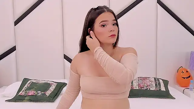 AlanaCusack online show from October 22, 11:43 am