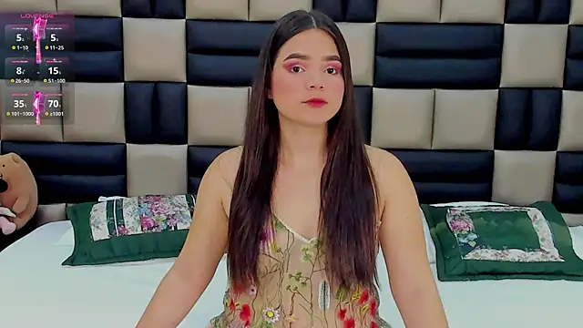 AlanaCusack online show from November 4, 12:04 pm