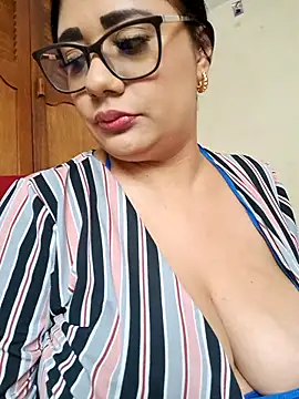 Monse--145 online show from March 3, 7:09 pm