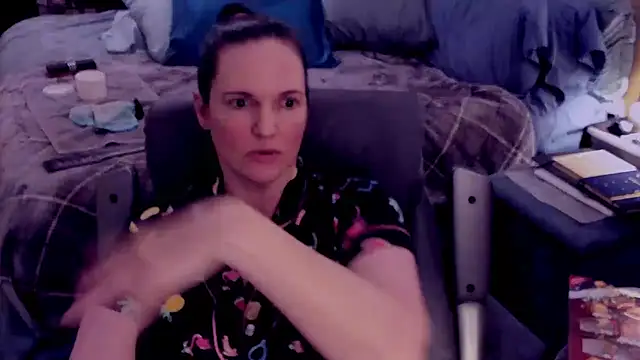 ninajaymes online show from December 19, 4:45 am