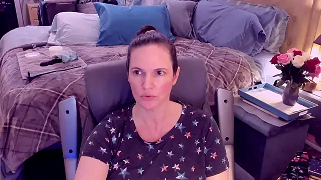 ninajaymes online show from January 25, 8:00 pm