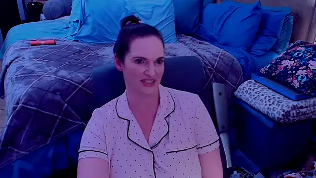 ninajaymes online show from May 18, 4:07 am