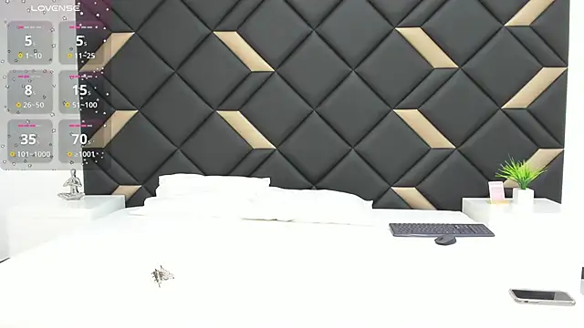 GeraldineSandoval online show from September 30, 7:30 pm