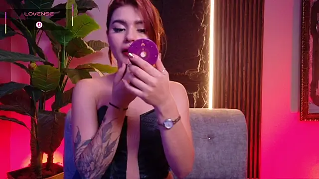 La Diabla 111  online show from November 30, 1:48 pm