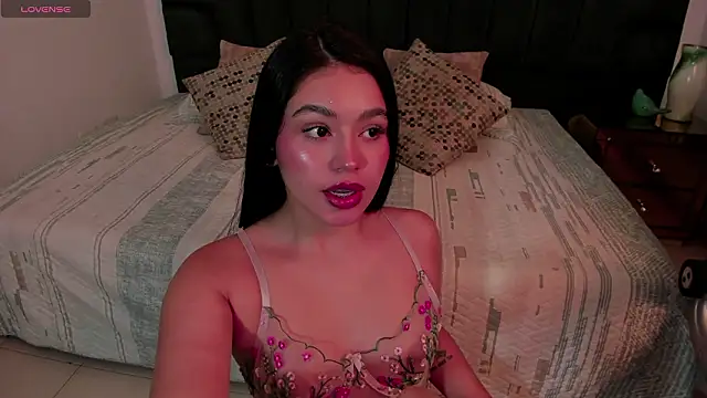 AvaScott  online show from March 23, 9:30 pm