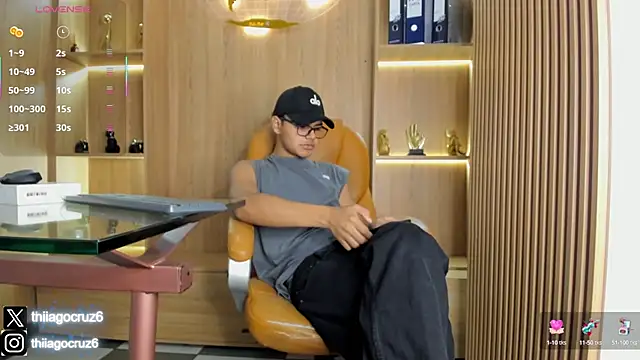 Snapshot of Tthiago_cruz chatting on September 12, 9:04 pm Tthiago cruz online show from September 12, 9:04 pm