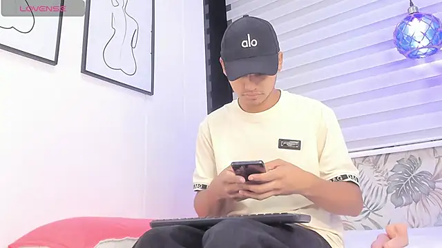 Snapshot of Tthiago_cruz chatting on September 24, 1:53 am Tthiago cruz online show from September 24, 1:53 am