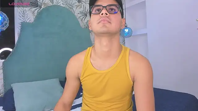 Snapshot of Tthiago_cruz chatting on October 14, 9:04 pm Tthiago cruz online show from October 14, 9:04 pm