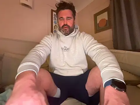 Snapshot of CyprioteWhitefly chatting on January 31, 11:03 pm CyprioteWhitefly online show from January 31, 11:03 pm