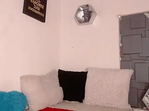 Snapshot of Trinity_Knox chatting on October 15, 4:18 pm Trinity Knox online show from October 15, 4:18 pm