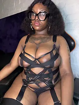 Snapshot of QUEEN_NOBUHLE_777 chatting on March 8, 2:04 am QUEEN NOBUHLE 777 online show from March 8, 2:04 am