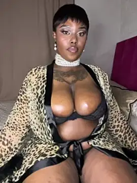 Snapshot of QUEEN_NOBUHLE_777 chatting on May 1, 12:26 am QUEEN NOBUHLE 777 online show from May 1, 12:26 am