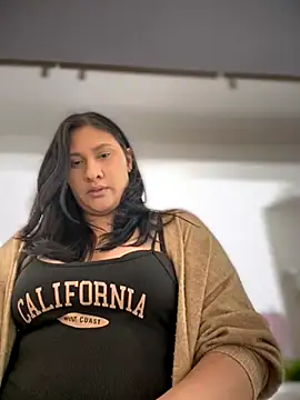 Elyross1  online show from September 28, 8:25 pm