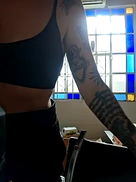 Snapshot of goddessfoxyla chatting on September 24, 2:20 pm goddessfoxyla online show from September 24, 2:20 pm