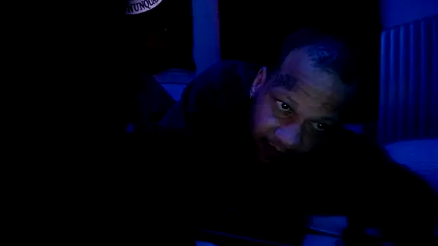 Snapshot of Sexdemonfrfr chatting on February 16, 12:12 pm Sexdemonfrfr online show from February 16, 12:12 pm