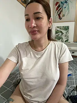 Snapshot of toni_0601 chatting on February 13, 12:50 am toni 0601 online show from February 13, 12:50 am