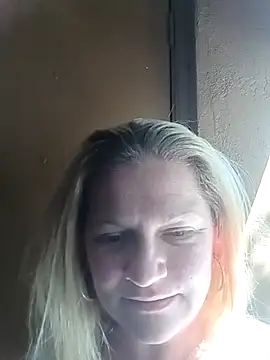 Goldenndoll online show from November 13, 4:28 pm