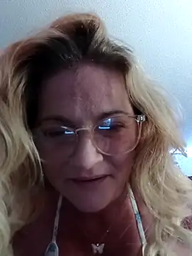 Goldenndoll online show from November 20, 7:46 pm