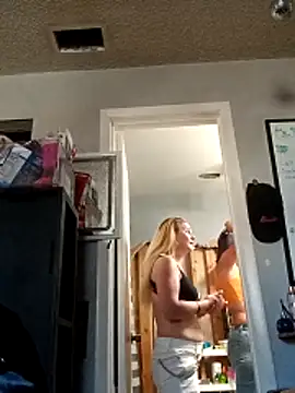 Goldenndoll online show from February 14, 8:38 pm