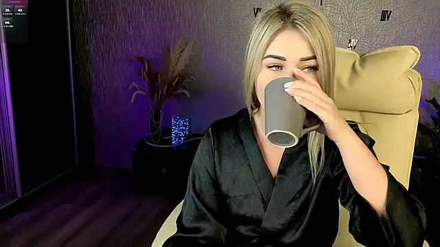 NikkiiStill online show from February 23, 1:03 am