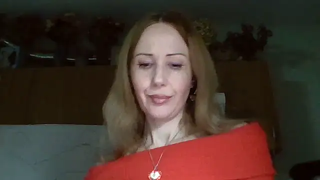 Snapshot of Tiluu1 chatting on February 8, 8:45 pm Tiluu1 online show from February 8, 8:45 pm