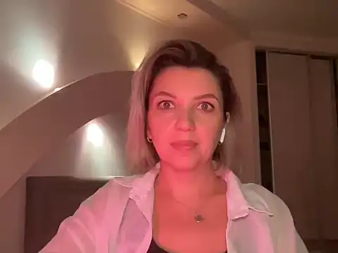 Fravelle online show from November 1, 5:37 pm