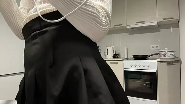 Denni Spilber online show from December 5, 5:42 pm